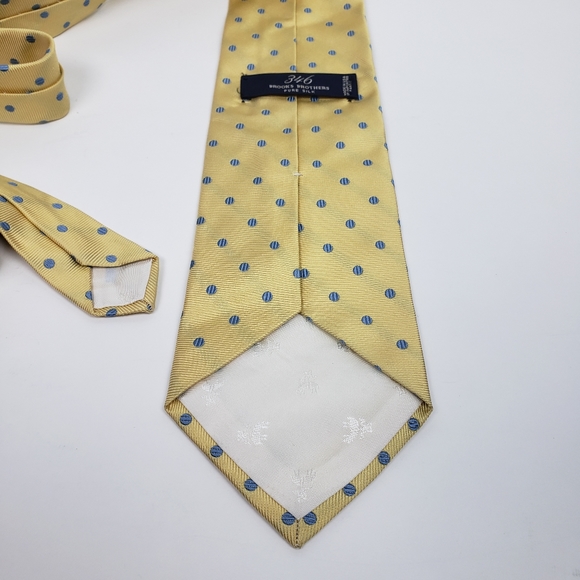 Brooks Brothers Pure Silk Yellow Polka-dot Tie - Picture 3 of 6